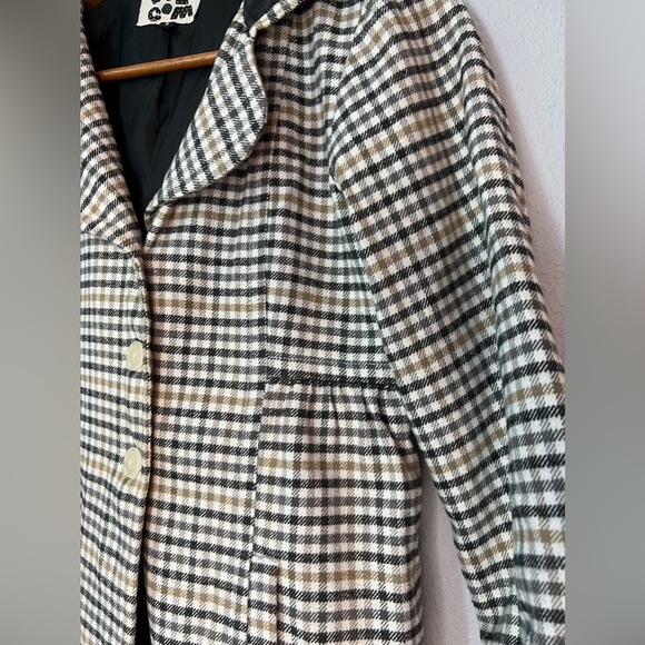 Women’s 3/4 length sleeve Volcom Jacket, Size S - Picture 2 of 6